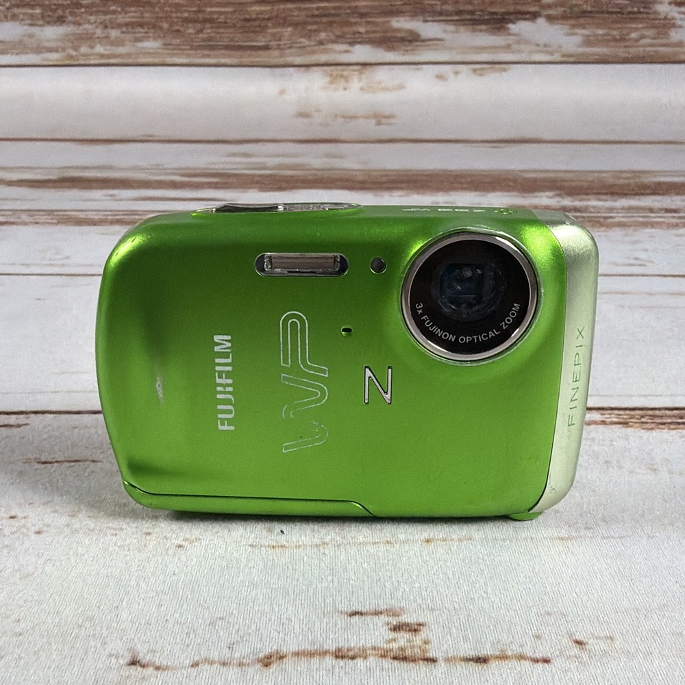 FUJIFILM Finepix Z33WP Blue 10.0MP Waterproof Digital Camera FOR PARTS BROKEN